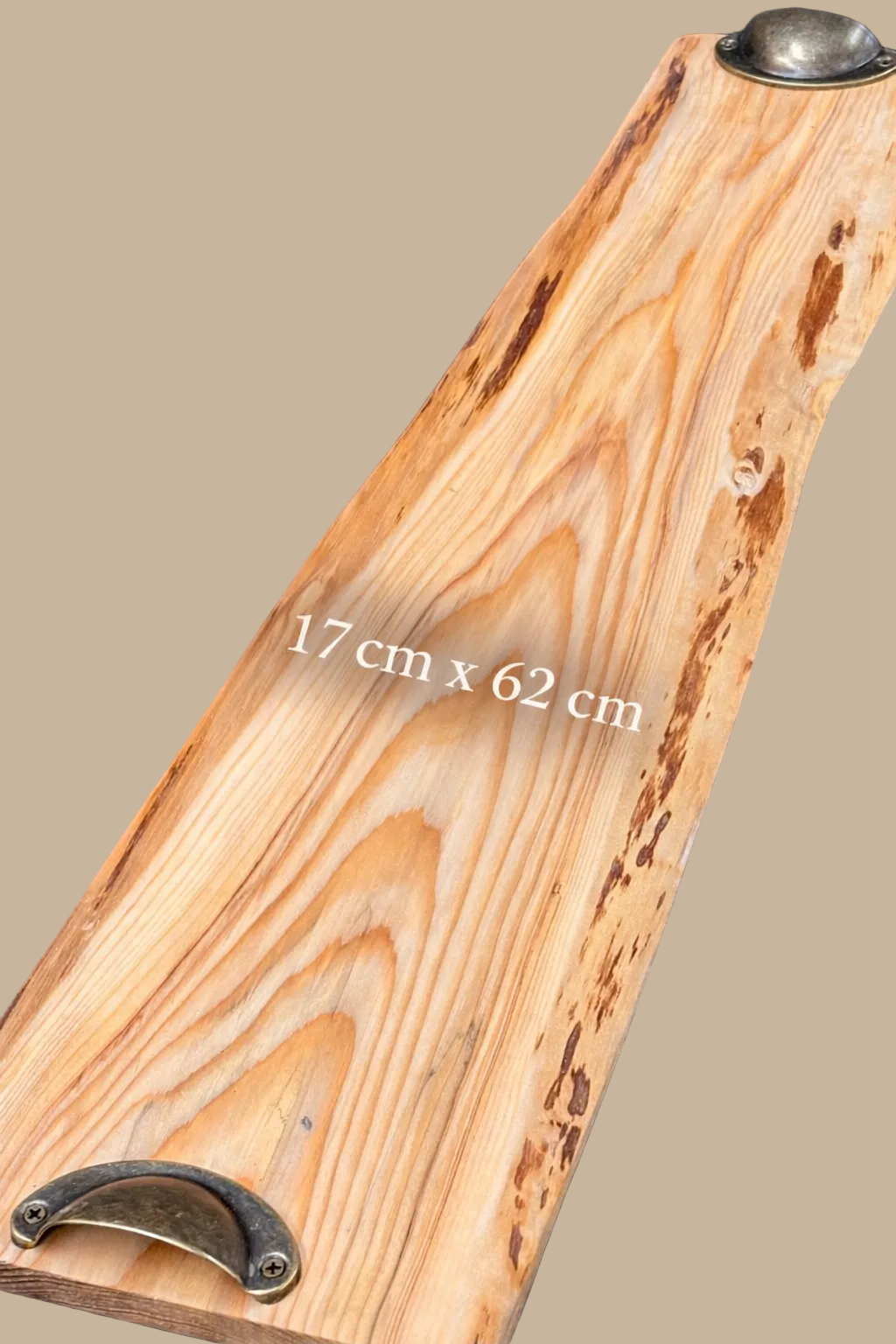 Planche de service en bois - plateau de charcuterie artisanal – 62 cm x 17 cm - WoolWood Dream