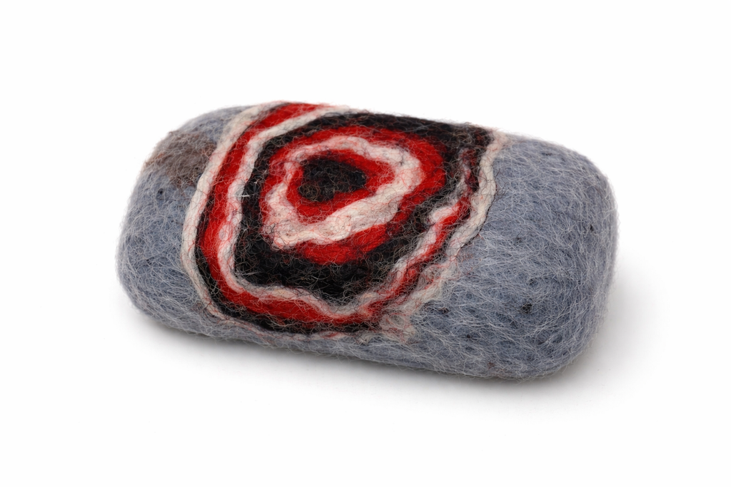 🌿 Artisanal felted soap – natural wool