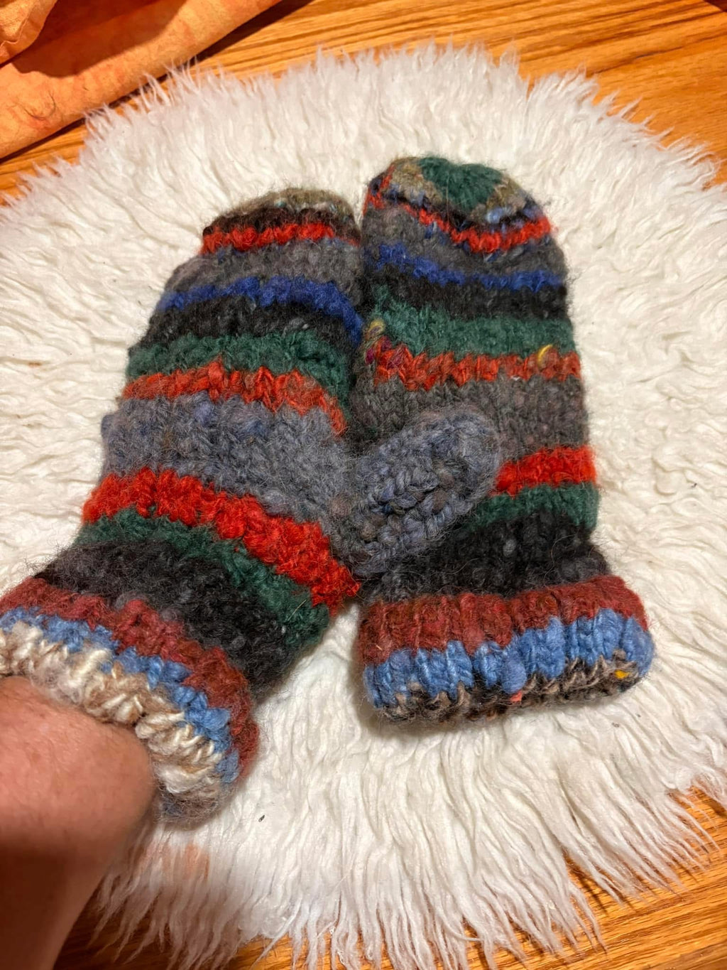 Mitaines en laine filée à la main -  artisanales naturelles 23 cm x 10 cm / WoolWood Dream