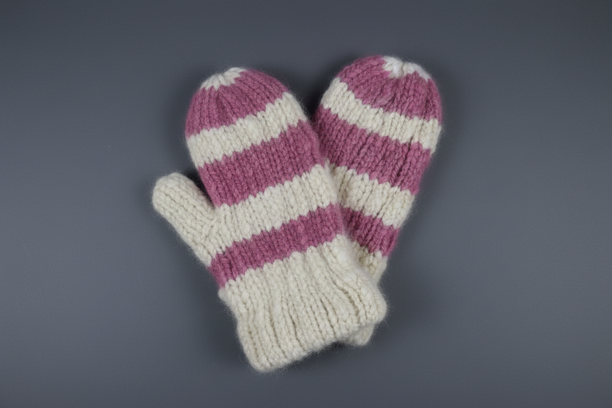 Mitaines en laine filée à la main -  artisanales naturelles 24 cm x 10 cm / WoolWood Dream