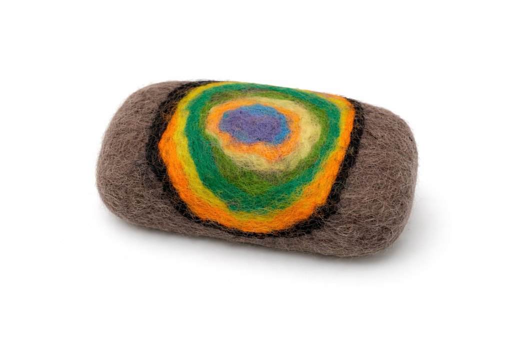🌿 Artisanal felted soap – natural wool