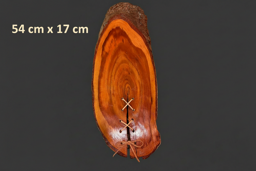 Tranche de bois artisanale de merisier de 54 cm x 17 cm / WoolWood Dream